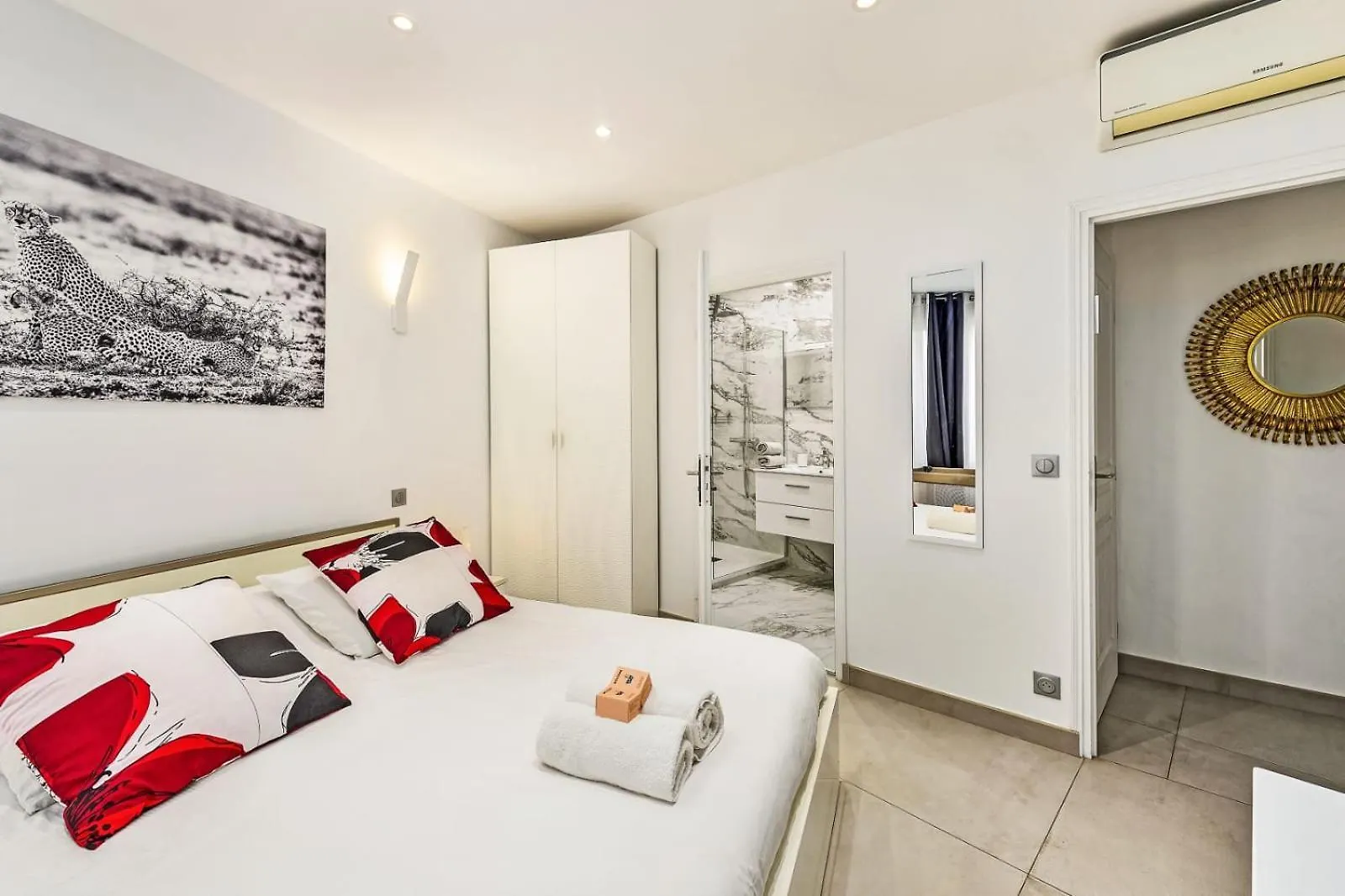 Gold Queen Cannes Apartment